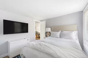 23 Landing Ln, Southampton, NY 11968 - Photo 5