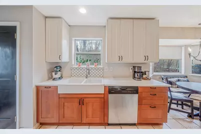248 Revilo Avenue, Shirley, NY 11967 - Photo 9