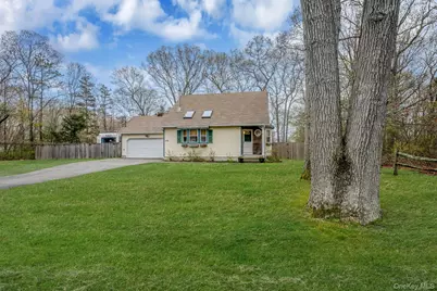 248 Revilo Avenue, Shirley, NY 11967 - Photo 3
