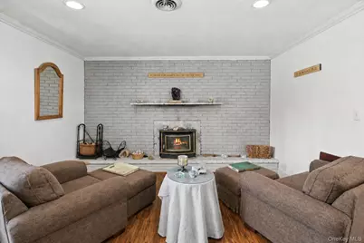680 Westview Drive, Mattituck, NY 11952 - Photo 3