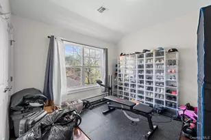 556 Park Ave, West Hempstead, NY 11552 - Photo 19