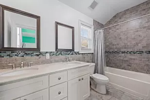 556 Park Ave, West Hempstead, NY 11552 - Photo 15