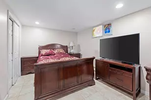 556 Park Ave, West Hempstead, NY 11552 - Photo 29