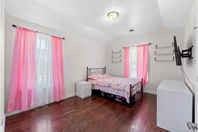556 Park Avenue, West Hempstead, NY 11552 - Photo 17