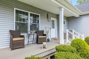 3 Clear Creek Ct, Huntington Station, NY 11746 - Photo 3