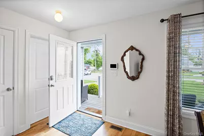 3 Clear Creek Court, Huntington Station, NY 11746 - Photo 5