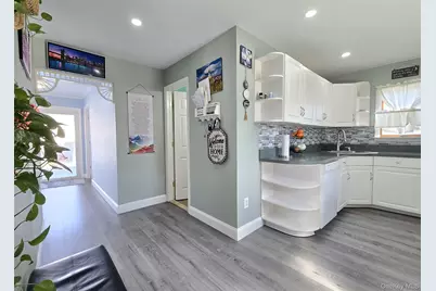 17 Gregory Drive, Ronkonkoma, NY 11779 - Photo 11