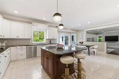 46 Hunting Hollow Court, Dix Hills, NY 11746 - Photo 13