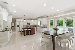 46 Hunting Hollow Ct, Dix Hills, NY 11746 - Photo 11