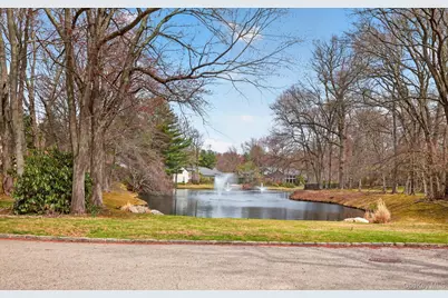 18 Windemere Way, Woodbury, NY 11797 - Photo 37