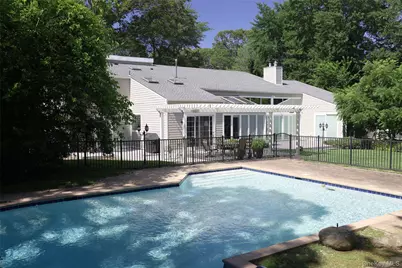 18 Windemere Way, Woodbury, NY 11797 - Photo 35