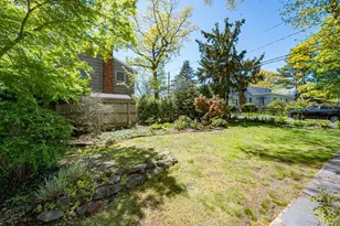 10 McKenzie St, Huntington, NY 11743 - Photo 31
