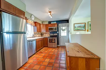 10 McKenzie Street, Huntington, NY 11743 - Photo 11