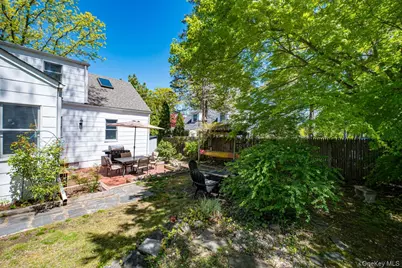 10 McKenzie Street, Huntington, NY 11743 - Photo 27