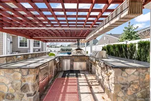 7 Waterview Ave, Massapequa, NY 11758 - Photo 47
