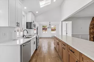 7 Waterview Ave, Massapequa, NY 11758 - Photo 11