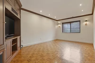 25 Chestnut Hill, Roslyn, NY 11576 - Photo 19