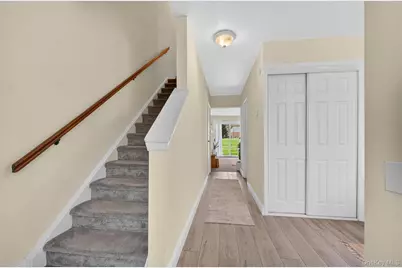 11 Squires Gate #unit B, Poughkeepsie, NY 12603 - Photo 5