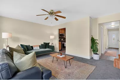 11 Squires Gate #unit B, Poughkeepsie, NY 12603 - Photo 9