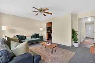 11 Squires Gate, Poughkeepsie, NY 12603 - Photo 9