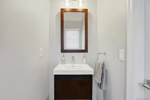 1502 Regent Dr, Mount Kisco, NY 10549 - Photo 11