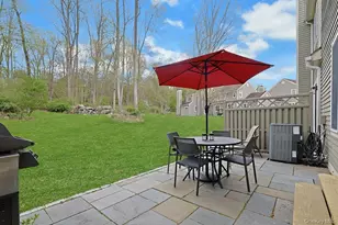 1502 Regent Dr, Mount Kisco, NY 10549 - Photo 25