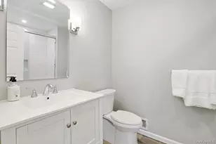 1502 Regent Dr, Mount Kisco, NY 10549 - Photo 21