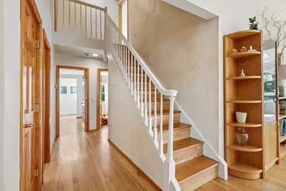 130 Wood Hollow Lane, New Rochelle, NY 10804 - Photo 21