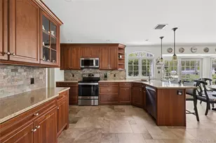 7 Midfield St, Stony Brook, NY 11790 - Photo 5