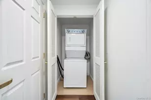 300 E Overlook, Port Washington, NY 11050 - Photo 19