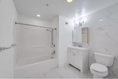 300 E Overlook #534, Port Washington, NY 11050 - Photo 13
