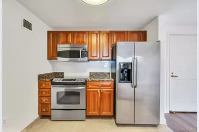 300 E Overlook #534, Port Washington, NY 11050 - Photo 11