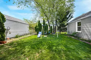 1031 Theodora St, Franklin Square, NY 11010 - Photo 19