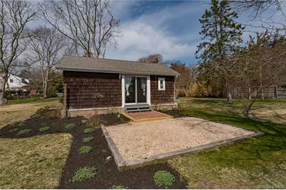 18 Shinnecock Road #4, Hampton Bays, NY 11946 - Photo 7