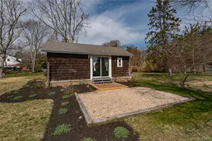 18 Shinnecock Rd, Hampton Bays, NY 11946 - Photo 7