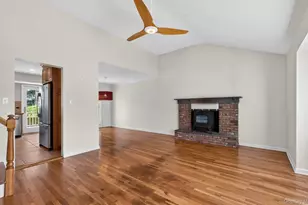 9 Eldridge Pl, Glen Cove, NY 11542 - Photo 9