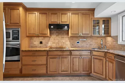 9 Eldridge Place, Glen Cove, NY 11542 - Photo 23