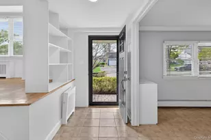 9 Eldridge Pl, Glen Cove, NY 11542 - Photo 11