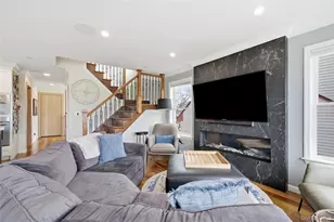 909 S 5th St, Lindenhurst, NY 11757 - Photo 15