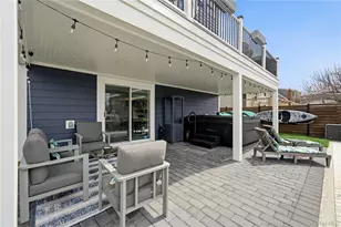 909 S 5th St, Lindenhurst, NY 11757 - Photo 43