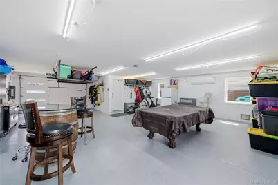 909 S 5th Street, Lindenhurst, NY 11757 - Photo 37