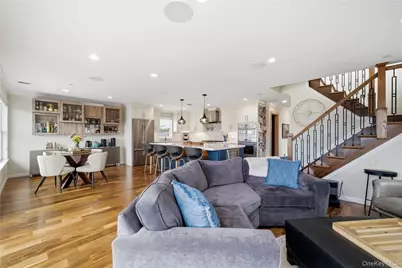 909 S 5th Street, Lindenhurst, NY 11757 - Photo 19