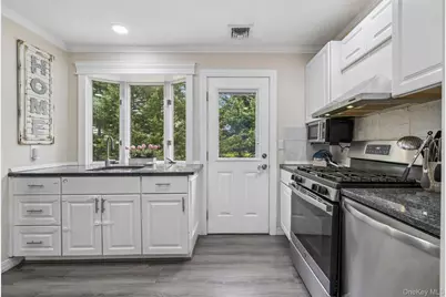 12 Long Street, Lake Grove, NY 11755 - Photo 7