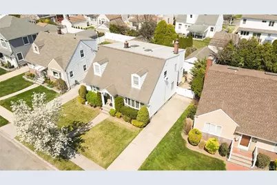 29 Tenafly Drive, New Hyde Park, NY 11040 - Photo 3