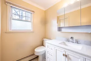 19 Milford Dr, Central Islip, NY 11722 - Photo 25