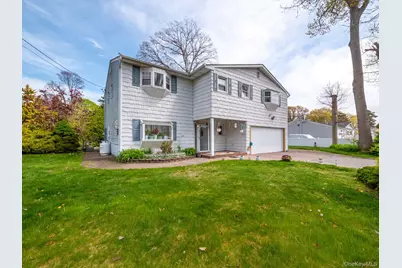 19 Milford Drive, Central Islip, NY 11722 - Photo 5