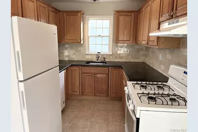56 Linwood Road N #2nd Fl, Port Washington, NY 11050 - Photo 3
