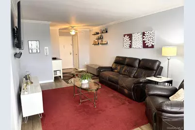 280 Guy Lombardo Avenue #5L, Freeport, NY 11520 - Photo 3