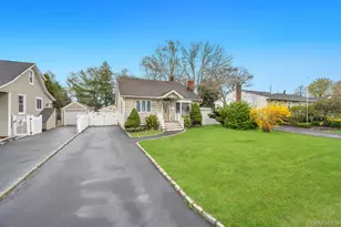 5 Washington Ave, East Islip, NY 11730 - Photo 3