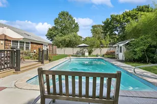 7 Linda Ln, Hampton Bays, NY 11946 - Photo 35